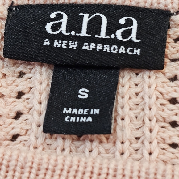 a.n.a Blush Pink Textured Knit Sweater - Size Small - Picture 4 of 9